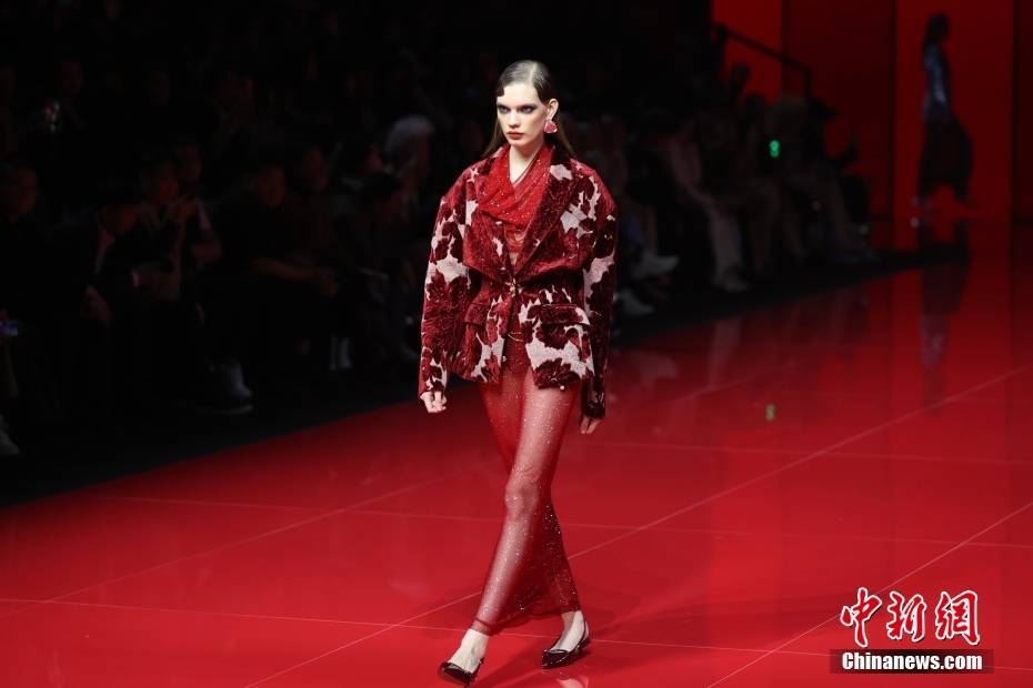 中国国际时装周：设计师马婧思携自创品牌亮相