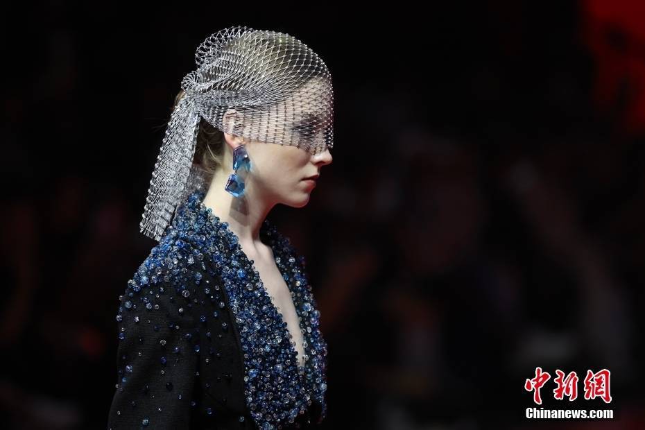 中国国际时装周：设计师马婧思携自创品牌亮相