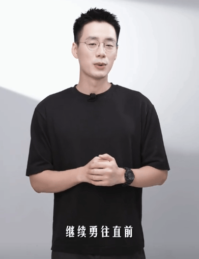 主播顿顿官宣离职，东方甄选1年内3大主播离职