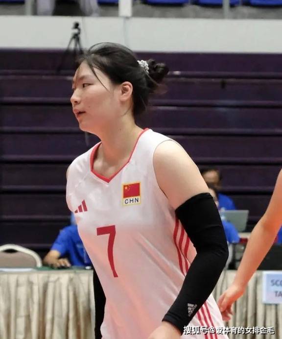 外网评论中国女排：张籽萱太惊艳！中国人才济济，未来崛起在望