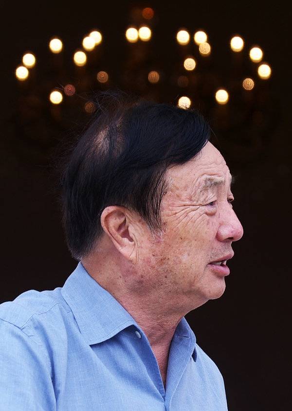 人民日报采访任正非：不妄自菲薄，也不妄自尊大丨九派时评