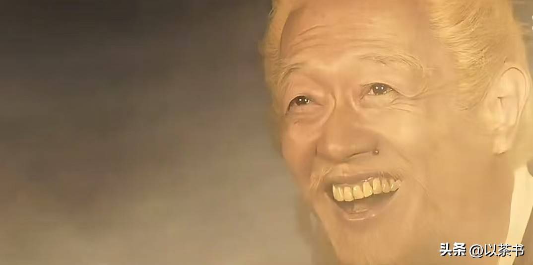 他是台湾老戏骨，天生反派脸，大器晚成，如今搭档杨洋终于火了