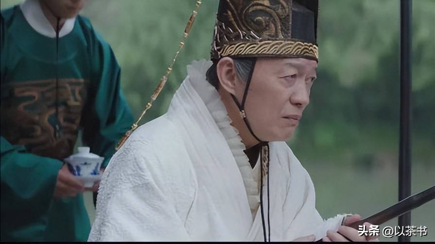 他是台湾老戏骨，天生反派脸，大器晚成，如今搭档杨洋终于火了