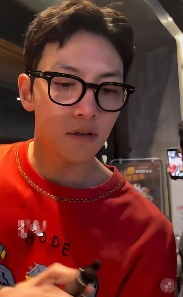 池昌旭现身台湾，37岁状态似少年，素颜怼脸拍也这么帅气