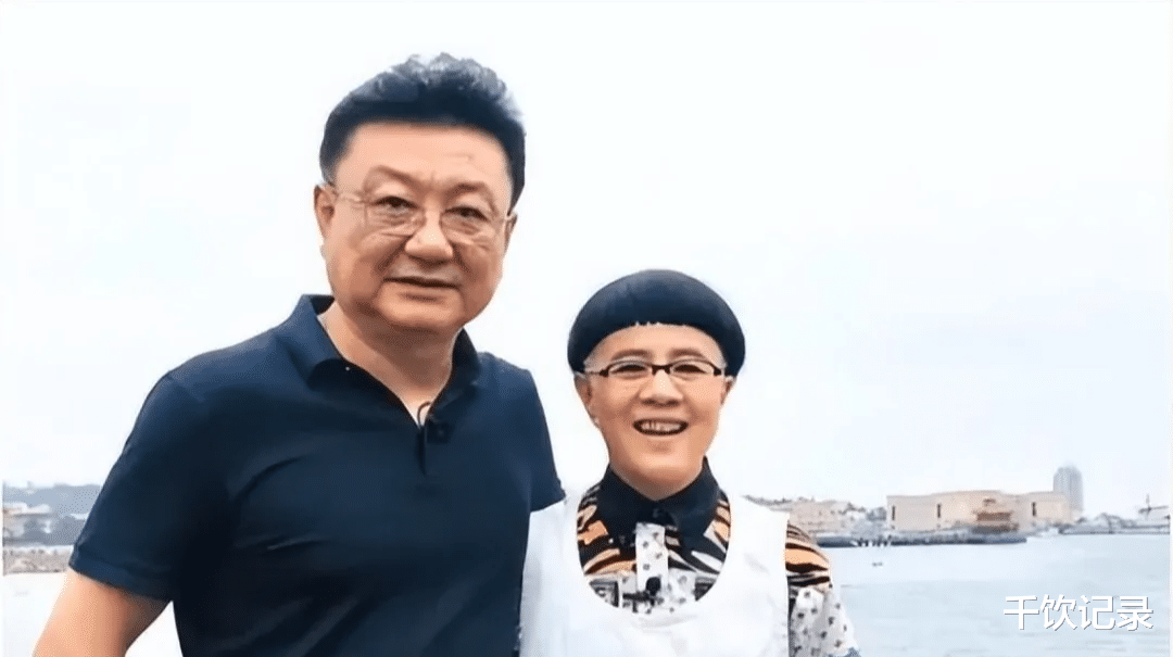 刘纯燕：爱上新闻联播主持人王宁，女儿美貌惊艳，倾国倾城！