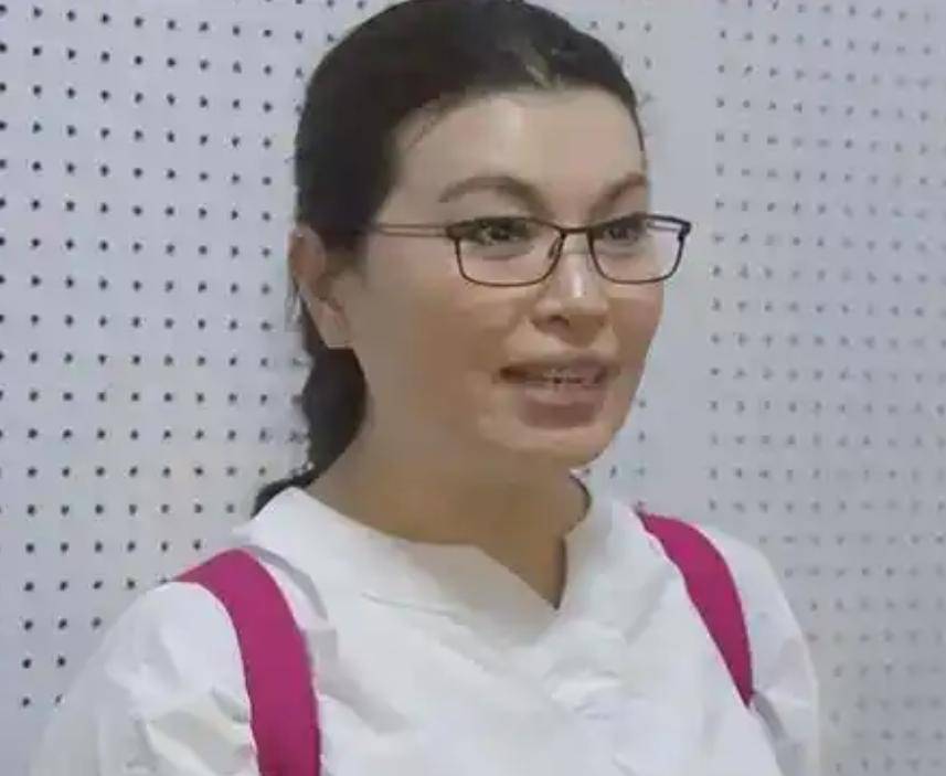 《新闻联播》主持人李瑞英，万万没想到的遗憾，竟是一通电话