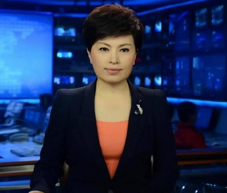 《新闻联播》主持人李瑞英，万万没想到的遗憾，竟是一通电话
